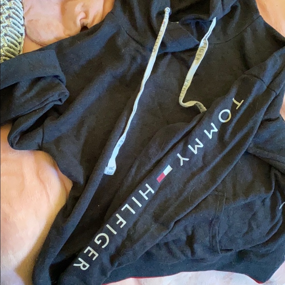 tommy Hilfiger cropped hoodie navy